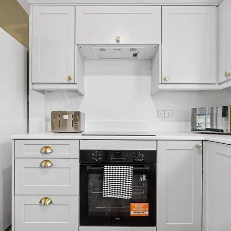 Bude Road Cosy And Modern Retreat Transport Link 4 Bedroom By Altoluxo Short Lets & Serviced Apartmán Bristol