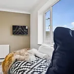 Bude Road Cosy And Modern Retreat Transport Link 4 Bedroom By Altoluxo Short Lets & Serviced Апартаменты