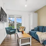 Bude Road Cosy And Modern Retreat Transport Link 4 Bedroom By Altoluxo Short Lets & Serviced Апартаменты *