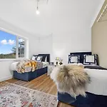 Bude Road Cosy And Modern Retreat Transport Link 4 Bedroom By Altoluxo Short Lets & Serviced *