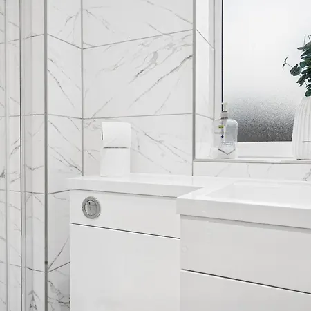 Appartamento Bude Road Cosy And Modern Retreat Transport Link 4 Bedroom By Altoluxo Short Lets & Serviced *