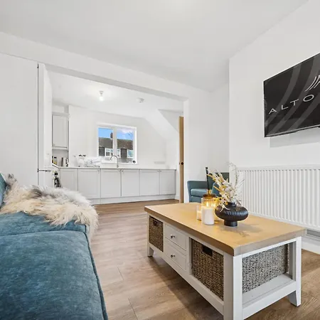 Appartement Bude Road Cosy And Modern Retreat Transport Link 4 Bedroom By Altoluxo Short Lets & Serviced Bristol