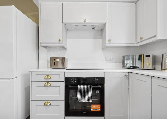 Bude Road Cosy And Modern Retreat Transport Link 4 Bedroom By Altoluxo Short Lets & Serviced Appartamento Bristol