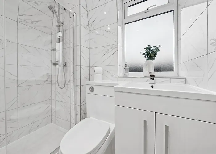 公寓 Bude Road Cosy And Modern Retreat Transport Link 4 Bedroom By Altoluxo Short Lets & Serviced *