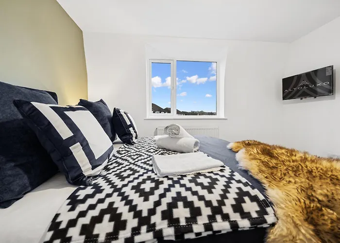 Appartamento Bude Road Cosy And Modern Retreat Transport Link 4 Bedroom By Altoluxo Short Lets & Serviced Bristol