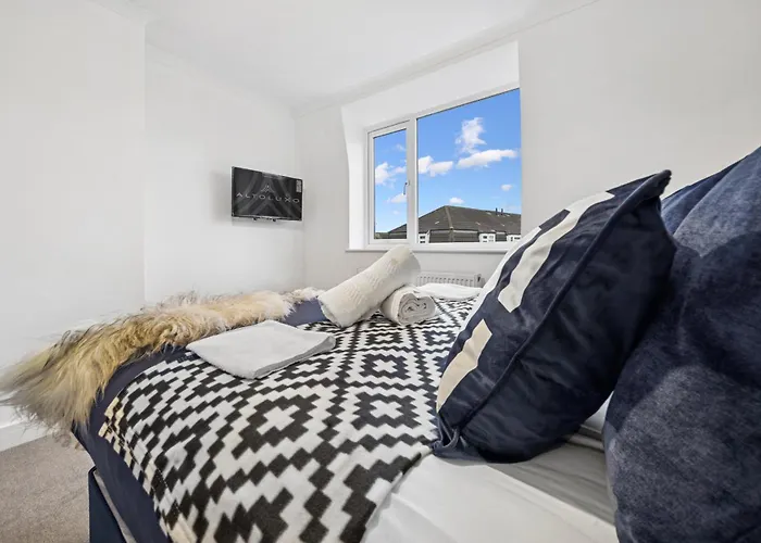 Bude Road Cosy And Modern Retreat Transport Link 4 Bedroom By Altoluxo Short Lets & Serviced * 布里斯托