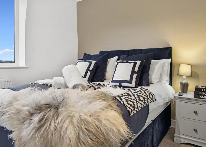 Bude Road Cosy And Modern Retreat Transport Link 4 Bedroom By Altoluxo Short Lets & Serviced *