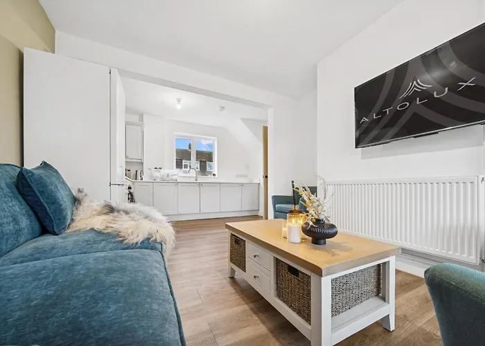 Appartamento Bude Road Cosy And Modern Retreat Transport Link 4 Bedroom By Altoluxo Short Lets & Serviced Bristol