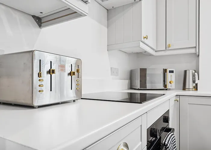 公寓 Bude Road Cosy And Modern Retreat Transport Link 4 Bedroom By Altoluxo Short Lets & Serviced *