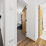Bude Road Cosy And Modern Retreat Transport Link 4 Bedroom By Altoluxo Short Lets & Serviced Bristol