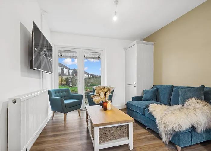 Bude Road Cosy And Modern Retreat Transport Link 4 Bedroom By Altoluxo Short Lets & Serviced Lejlighed *